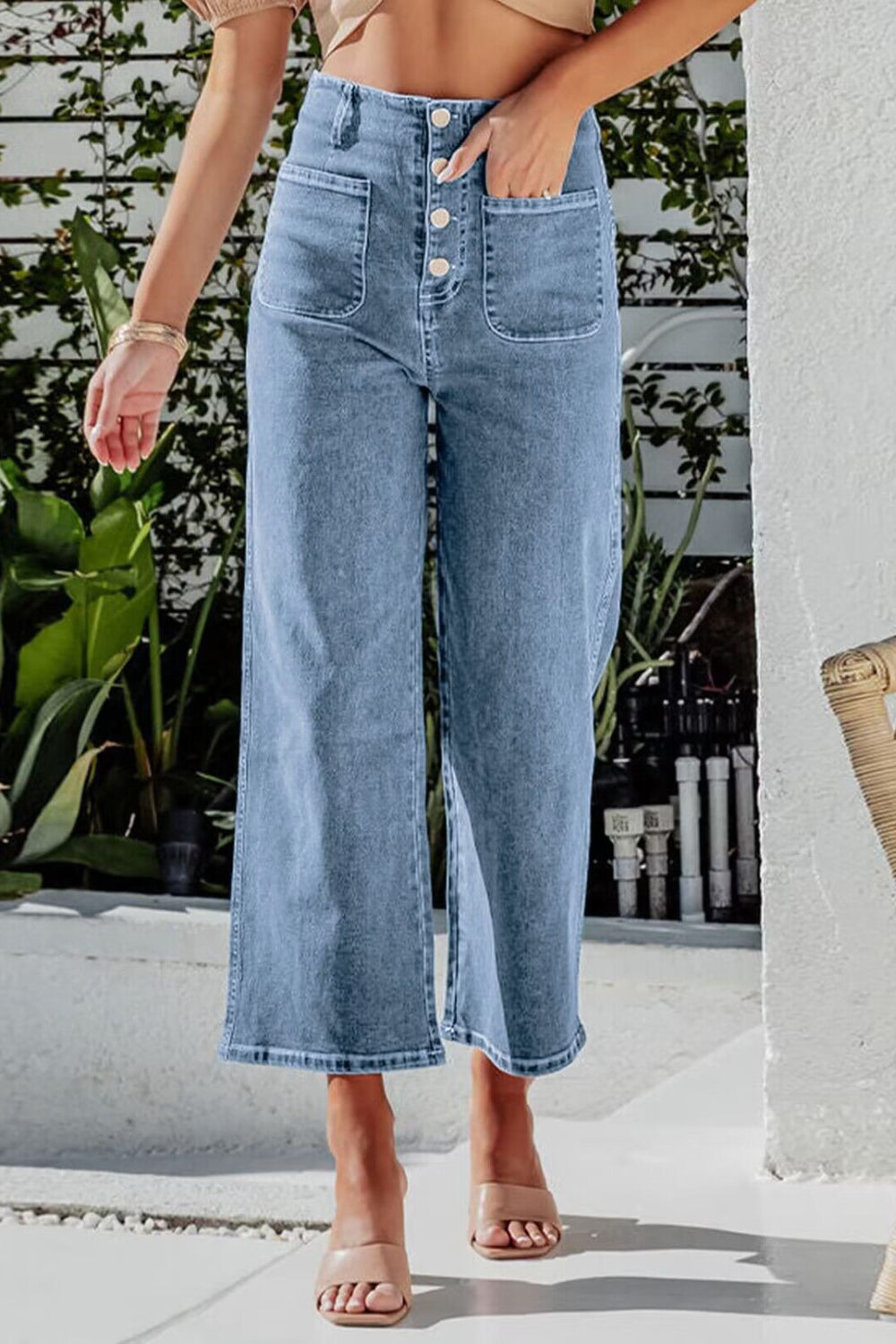 Juni - Button Fly Cropped Wide Leg Jeans med avslappnad stil