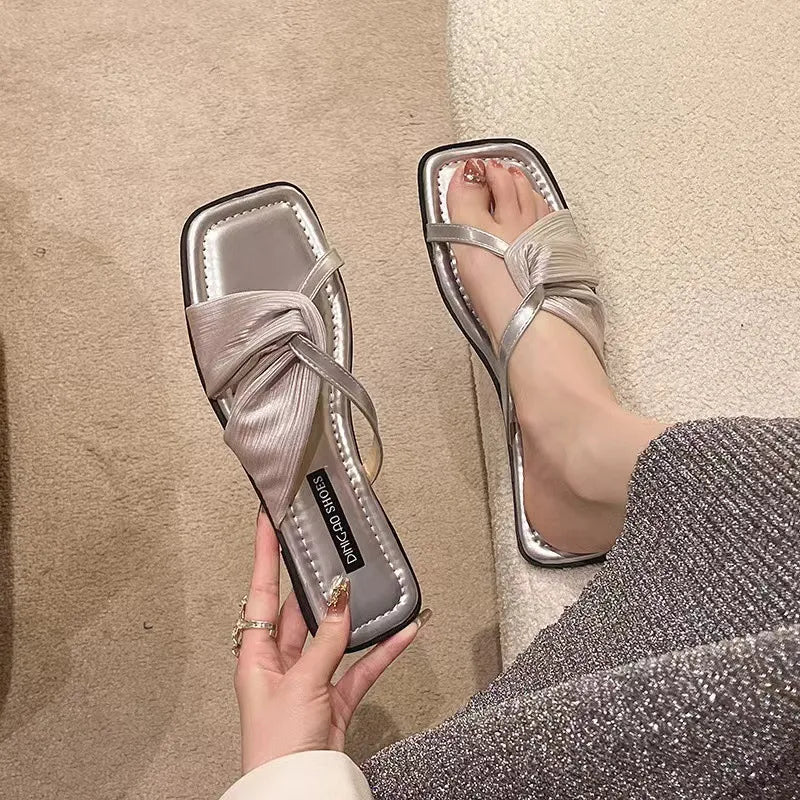 Elina - Bekväma open toe flats sandals för sommarens äventyr