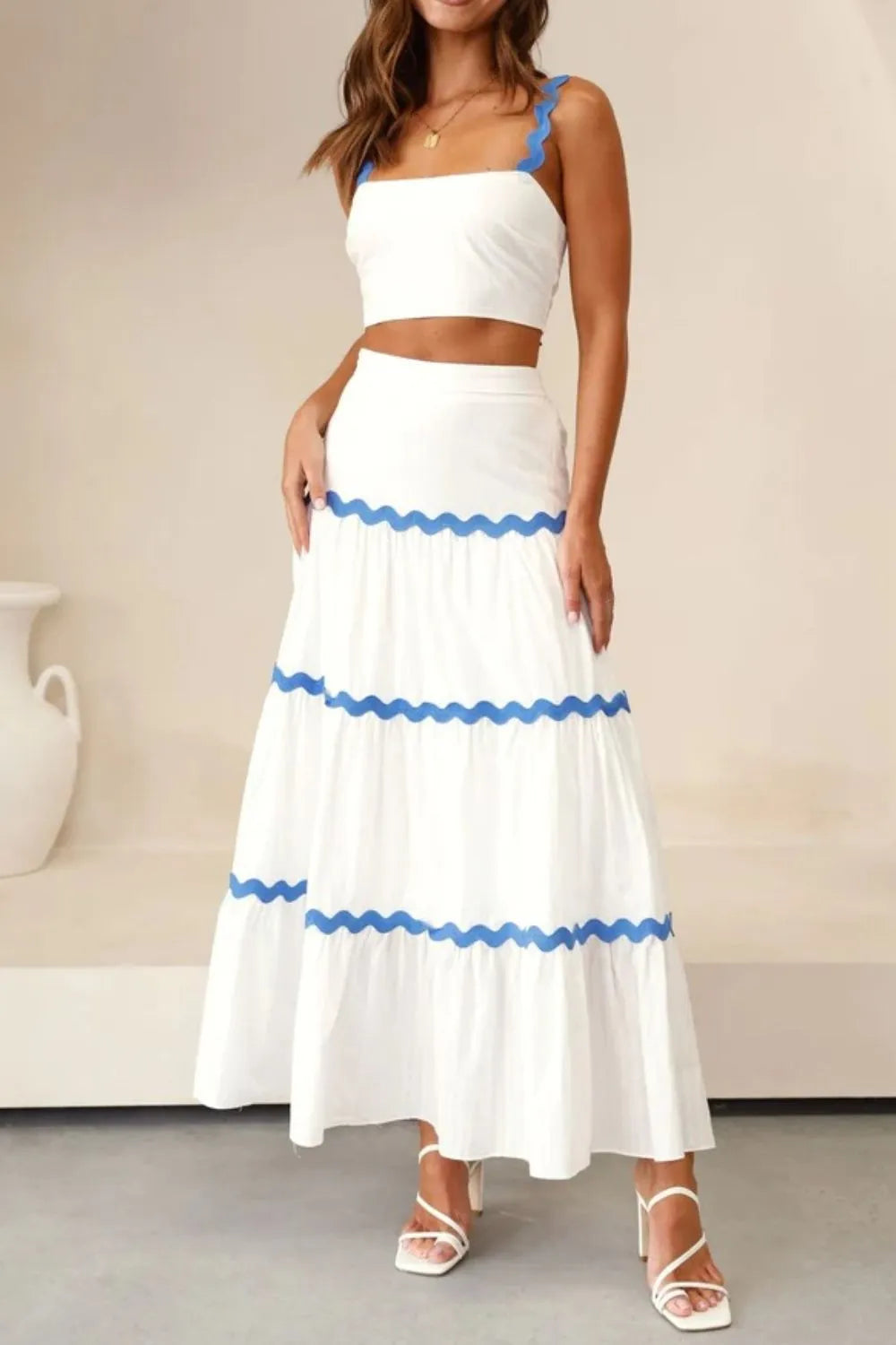 Lilly - Chic set med kontrasterande linning och maxi kjol