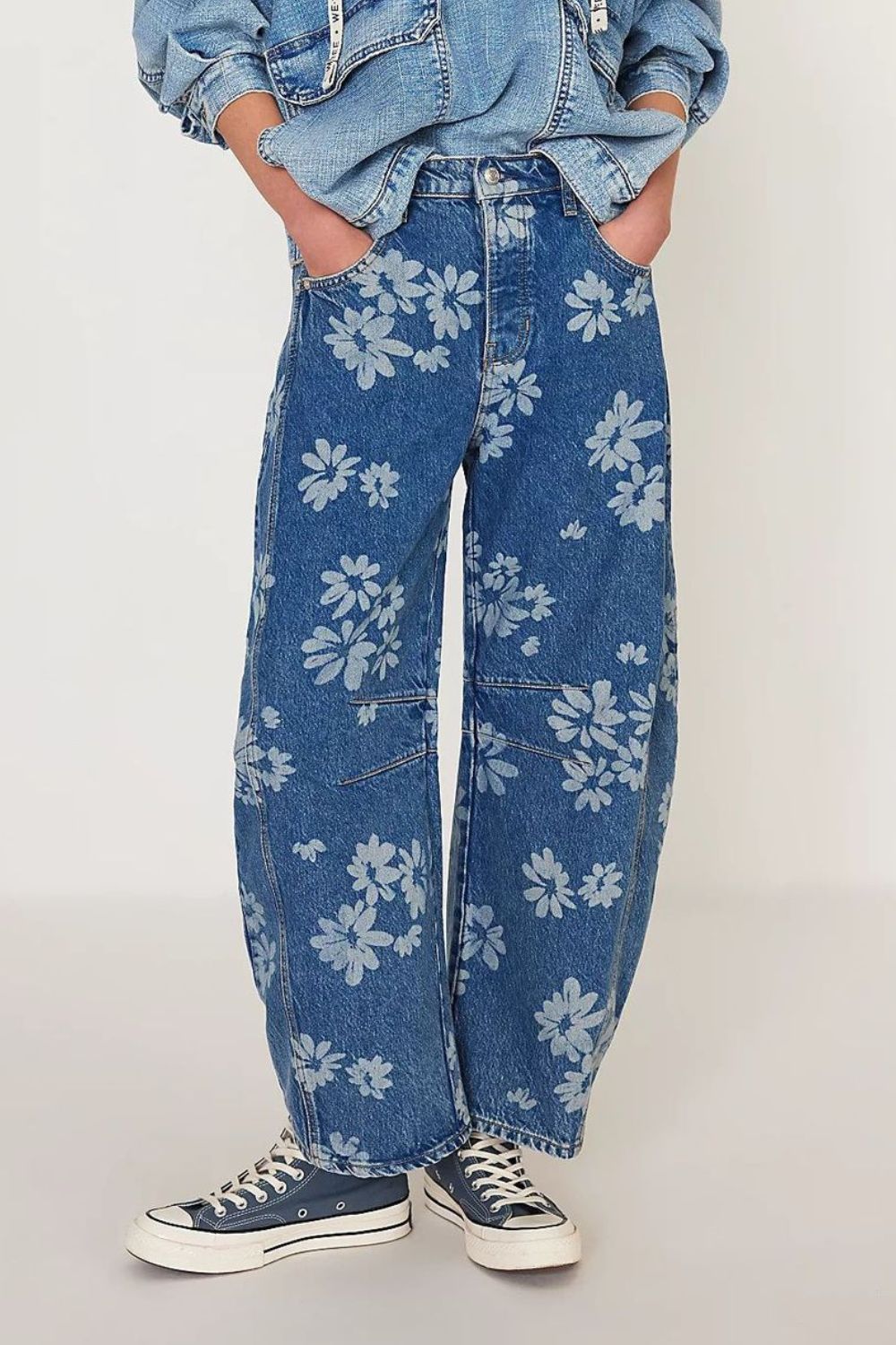 Celina - Blommönstrade vida jeans med hög midja