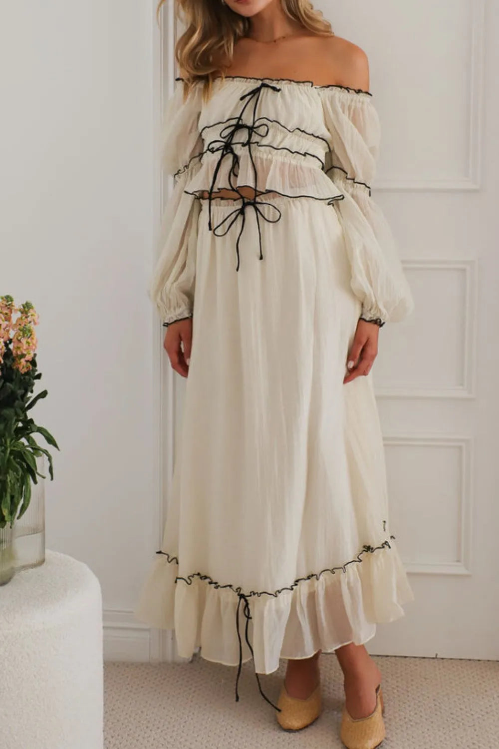 Linnea - Off-shoulder topp och kjolset med rynkade detaljer