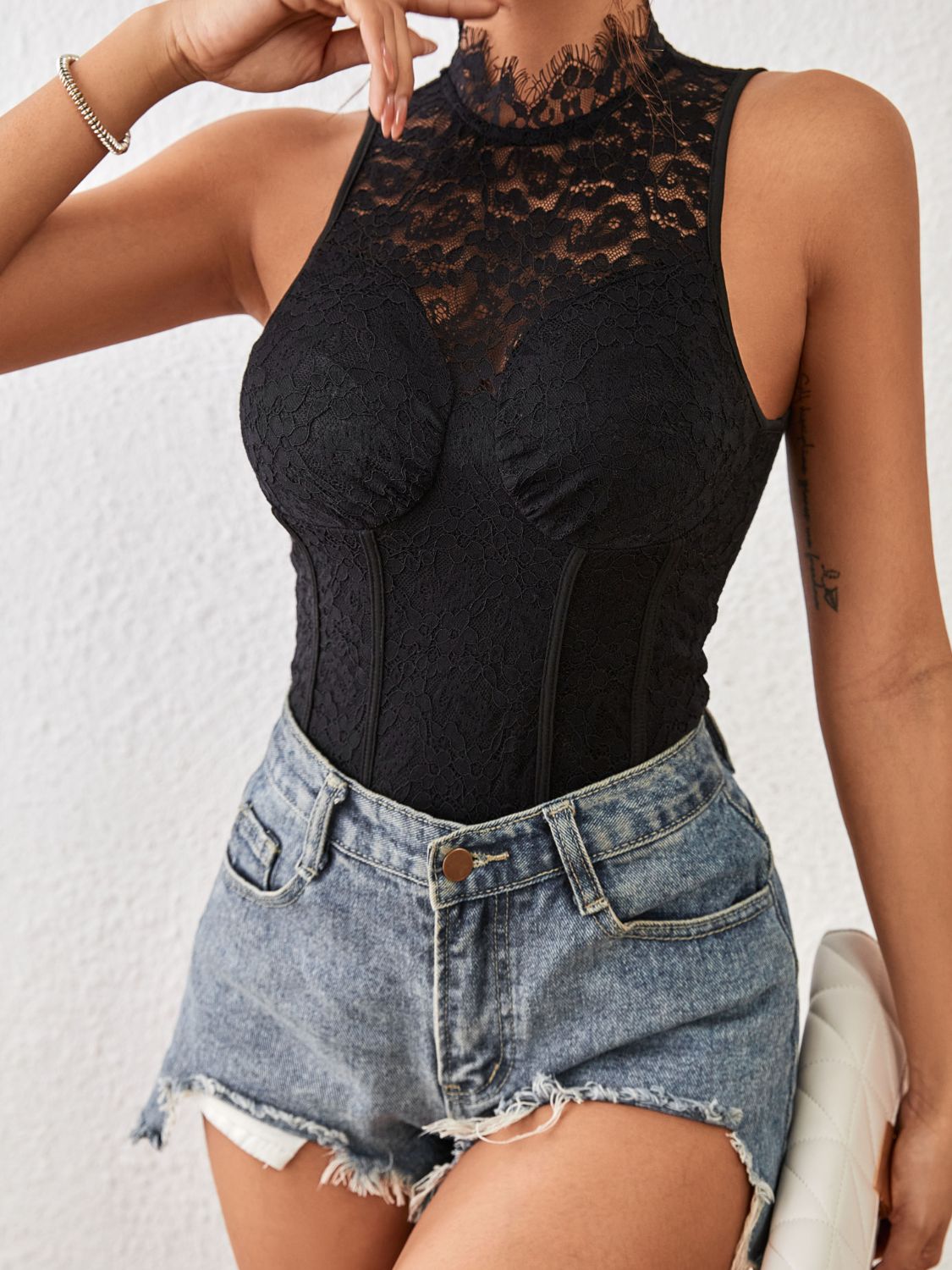 Leah - Perfee Mock Neck Sleeveless Lace Bodysuit i stilren design