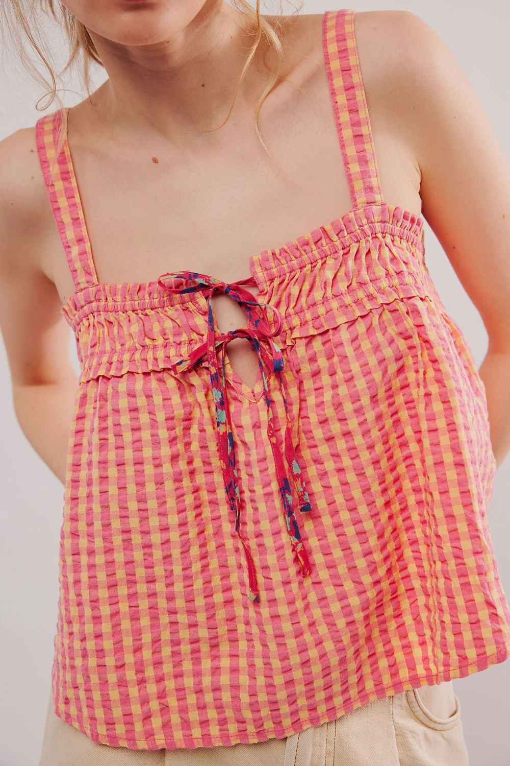 Noria - Tied front textured square neck cami med knytning