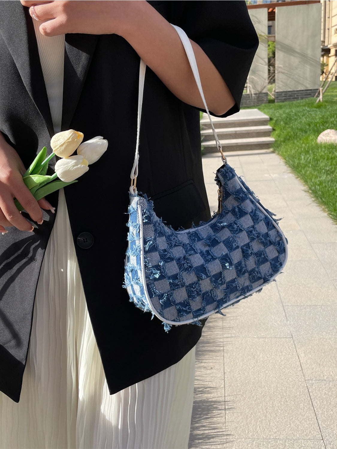 Linnea - Checkered Raw Hem Shoulder Bag i denimdesign