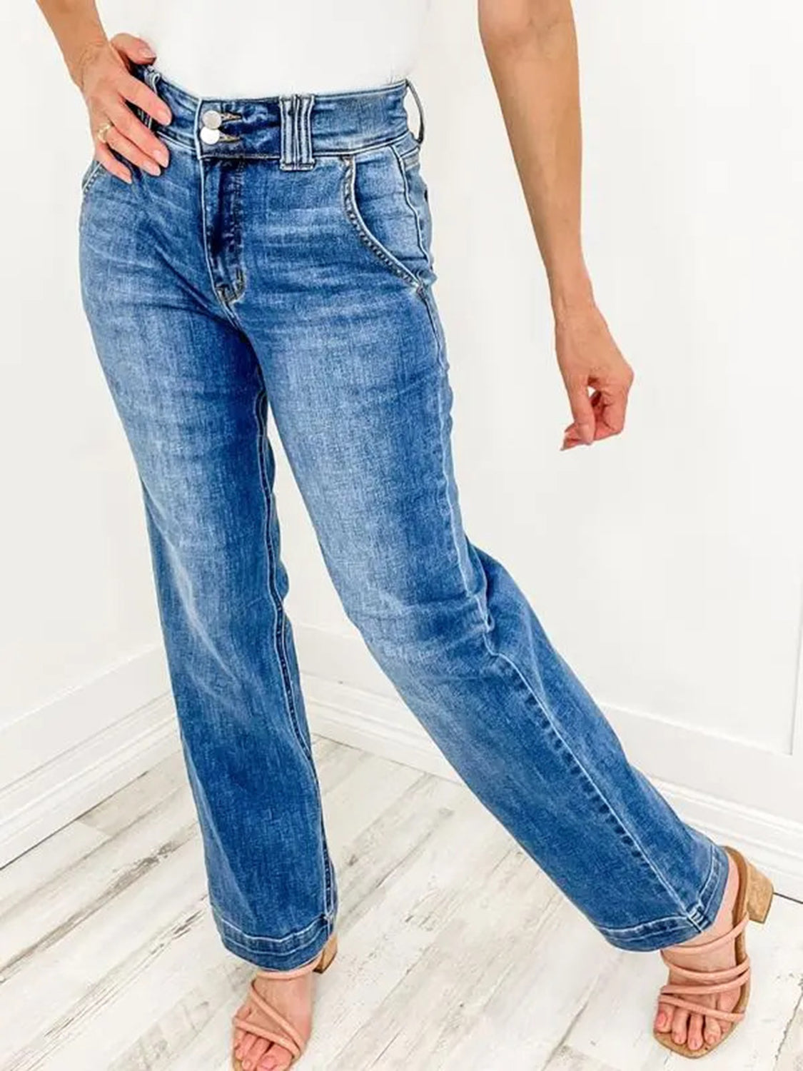 Maja - Bekväma washed straight leg jeans med fickor