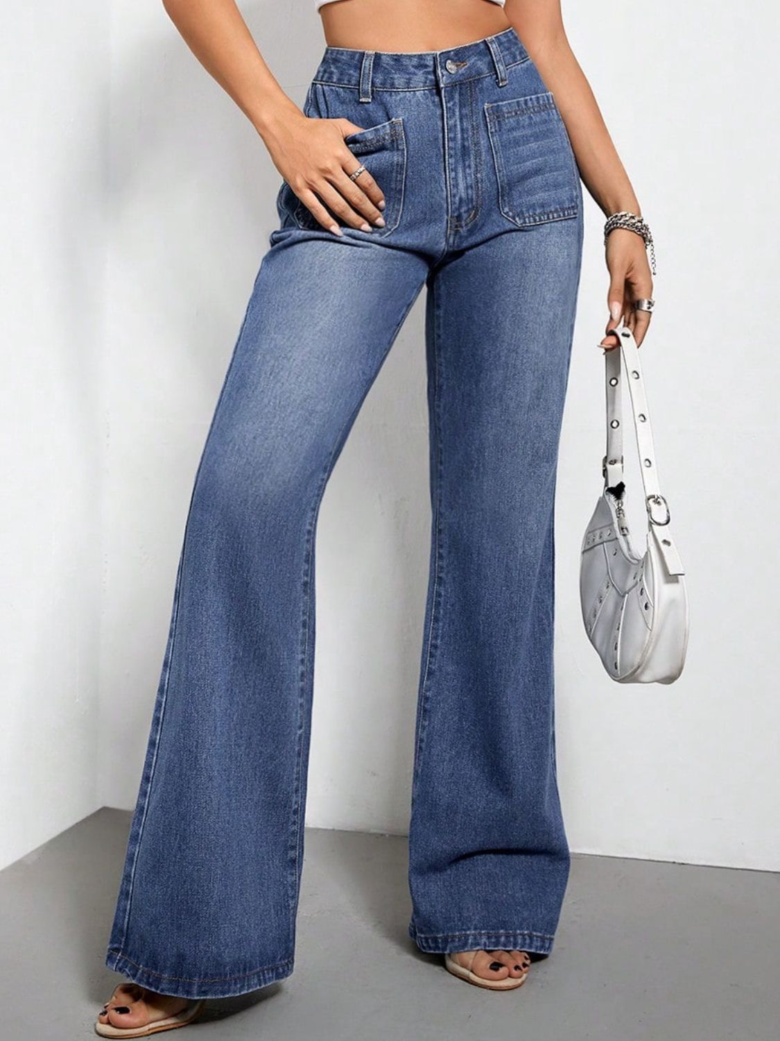Hillevi - Bootcut jeans med fickor och bekväm passform