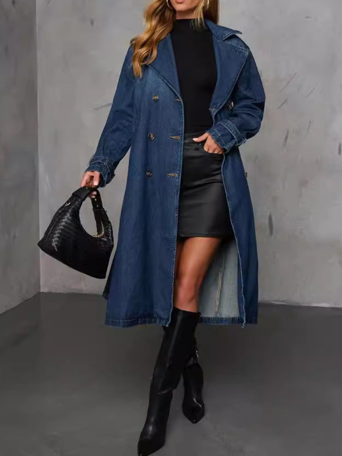 Tess – Jeansjacka med knäppning, lång ärm och lång design i stilren utförande