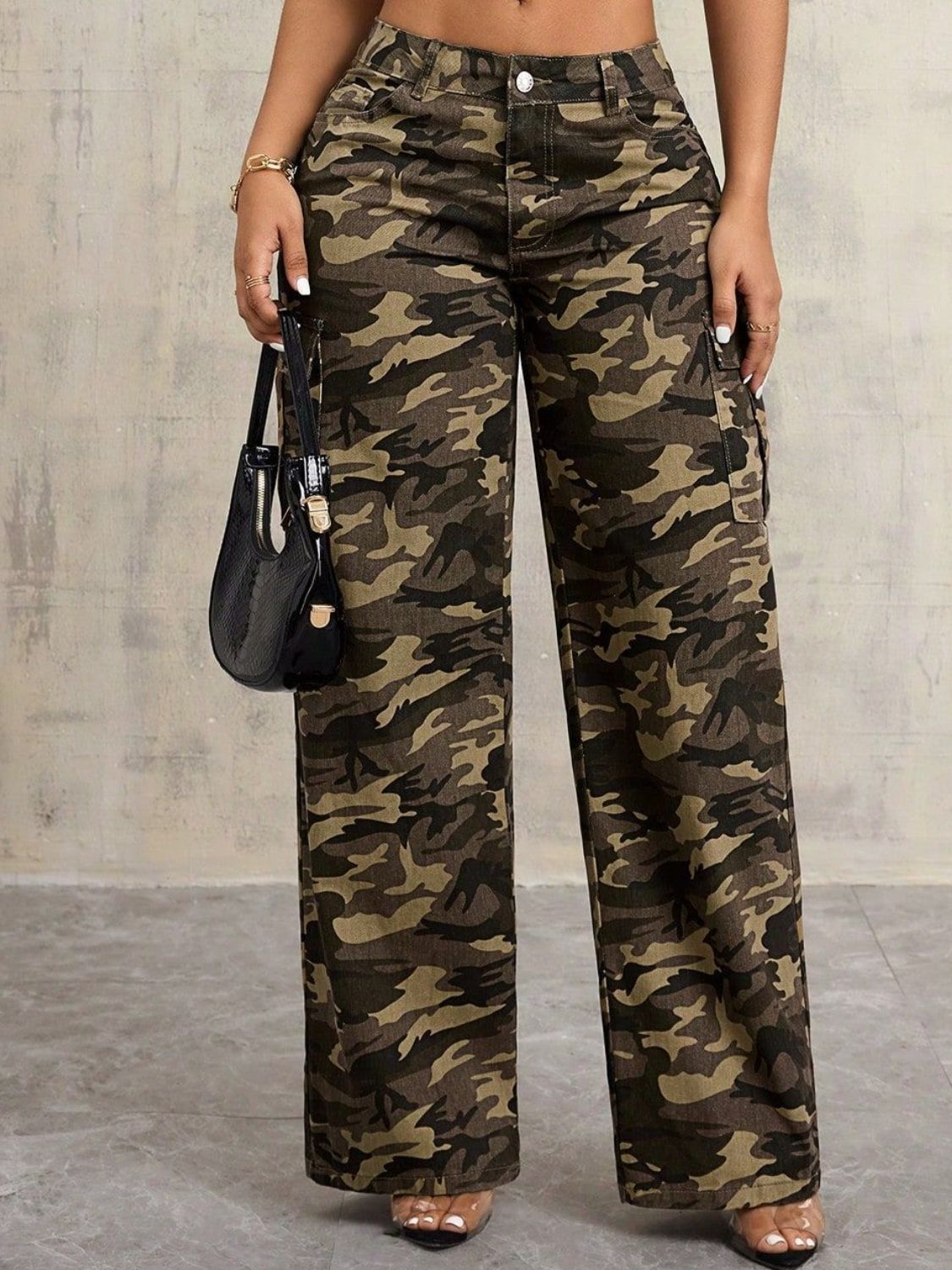 Hilma - Camouflage Wide Leg Jeans med komfortabel passform