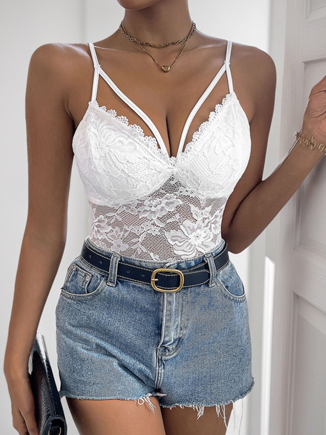 Lova - Perfee Spaghetti Strap Lace Bodysuit med spetsdetaljer