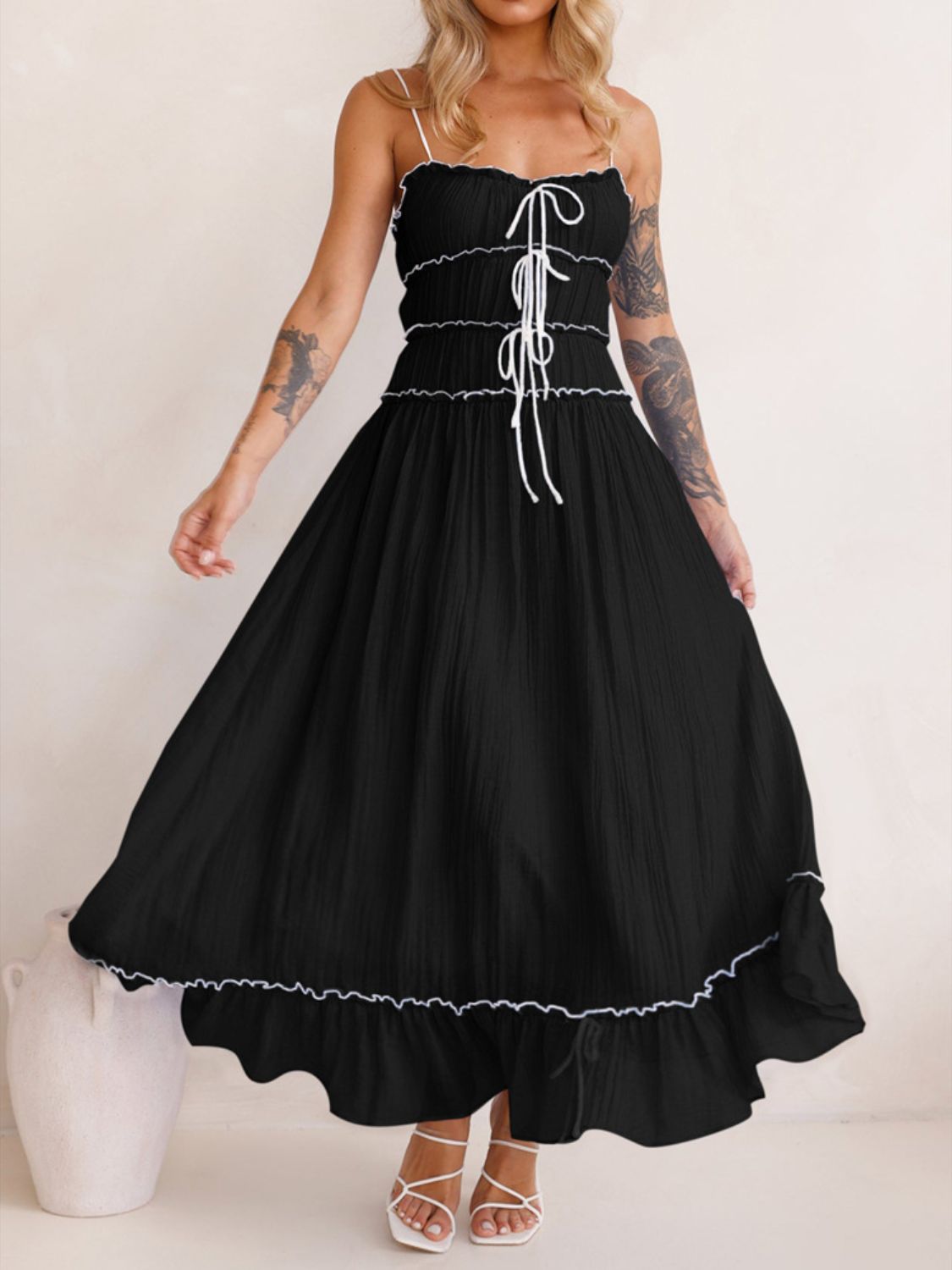Erica - Devine Frill Ruffled Hem Midi Cami Dress med volangdetaljer