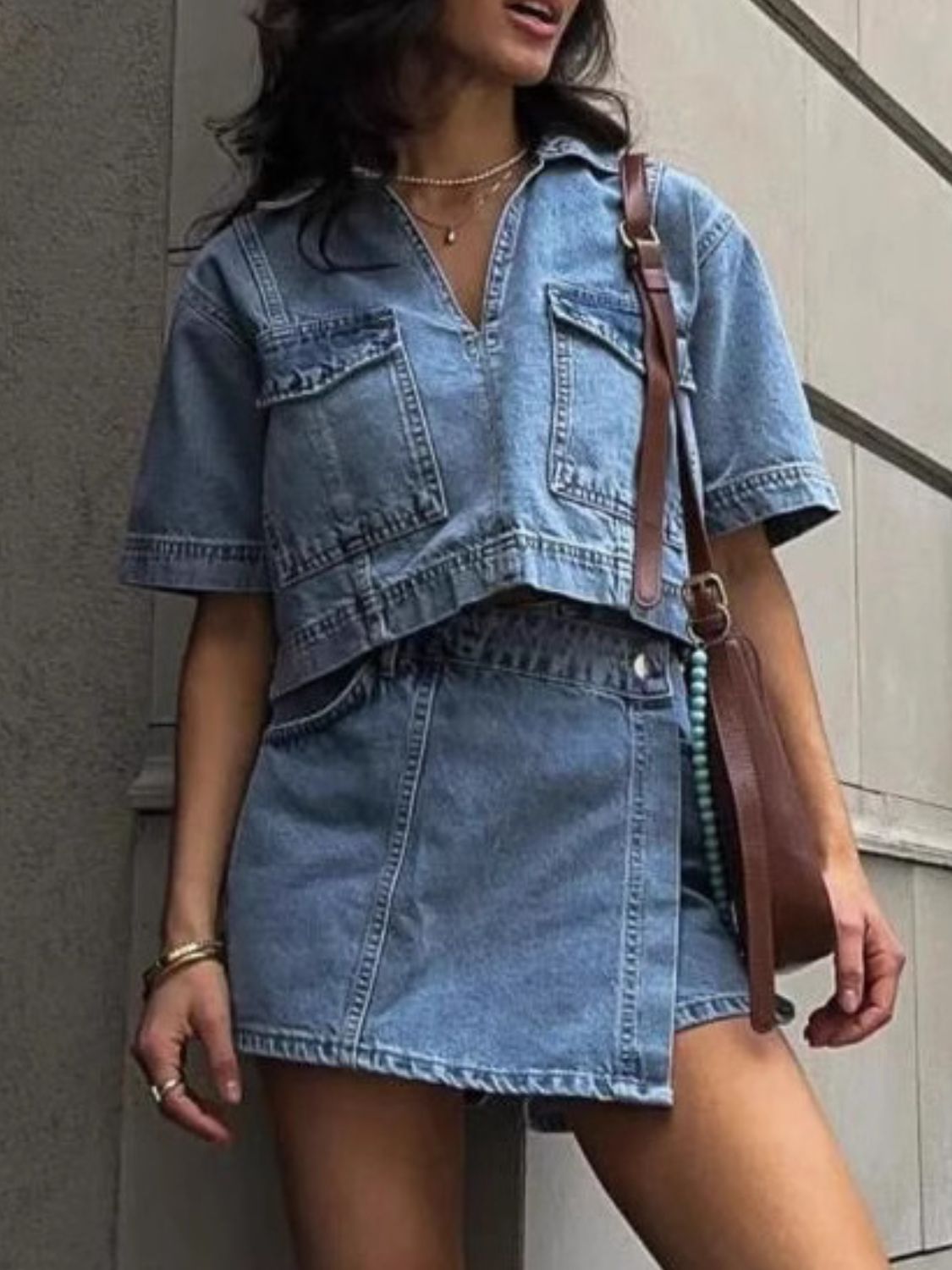 Frida - Johnny Collar topp och skort i denimset för stiliga dagar