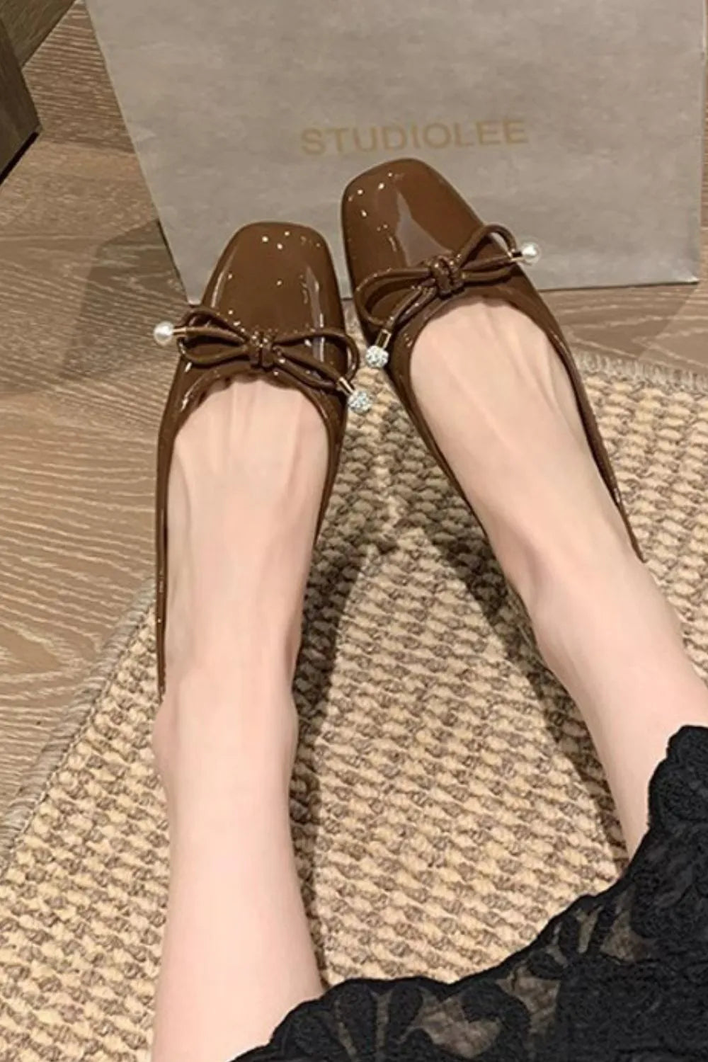 Ebba - Eleganta square toe flats slip-ons med låg klack