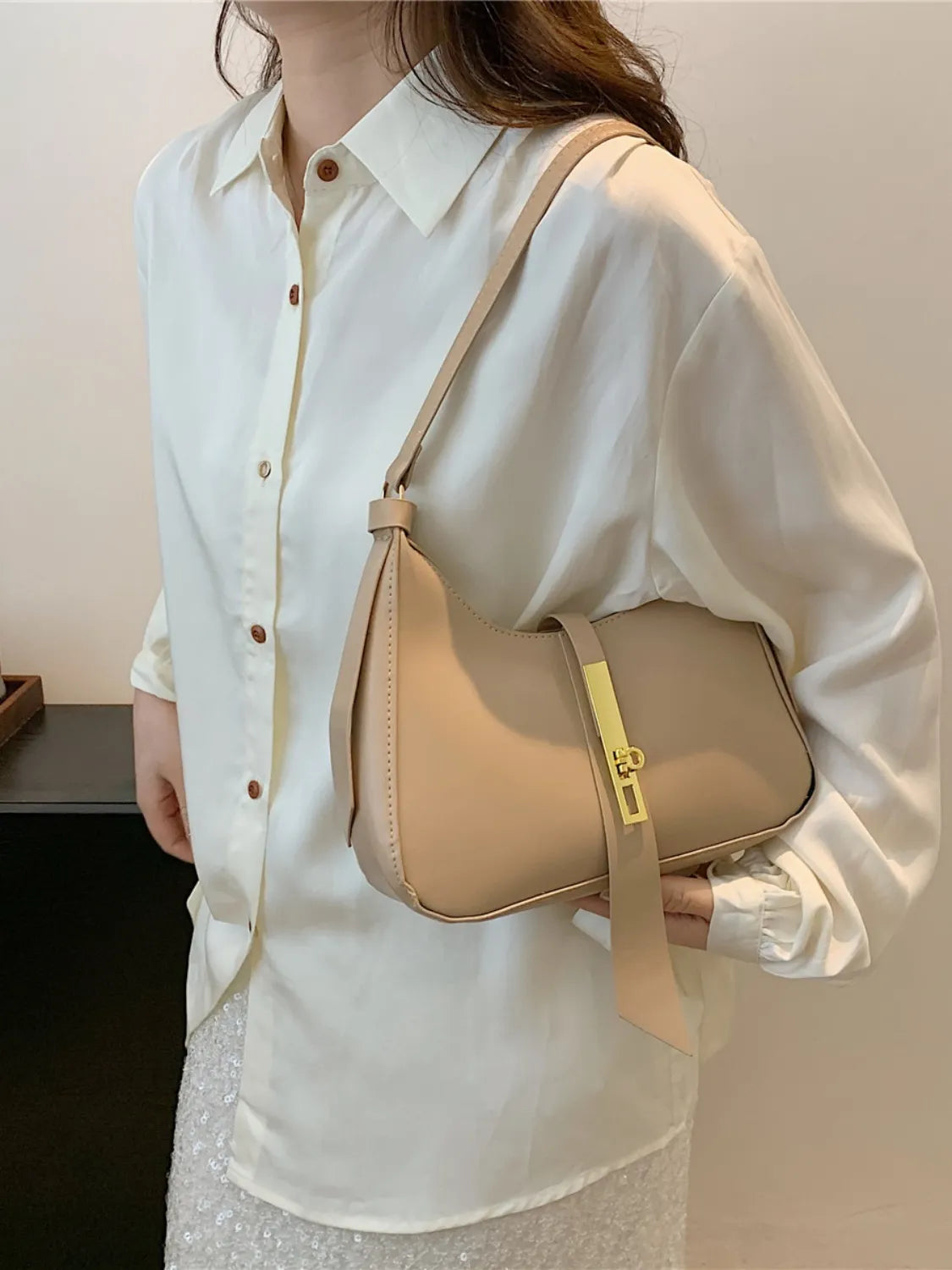 Victoria - Stilren PU Leather Shoulder Bag i kompakt storlek