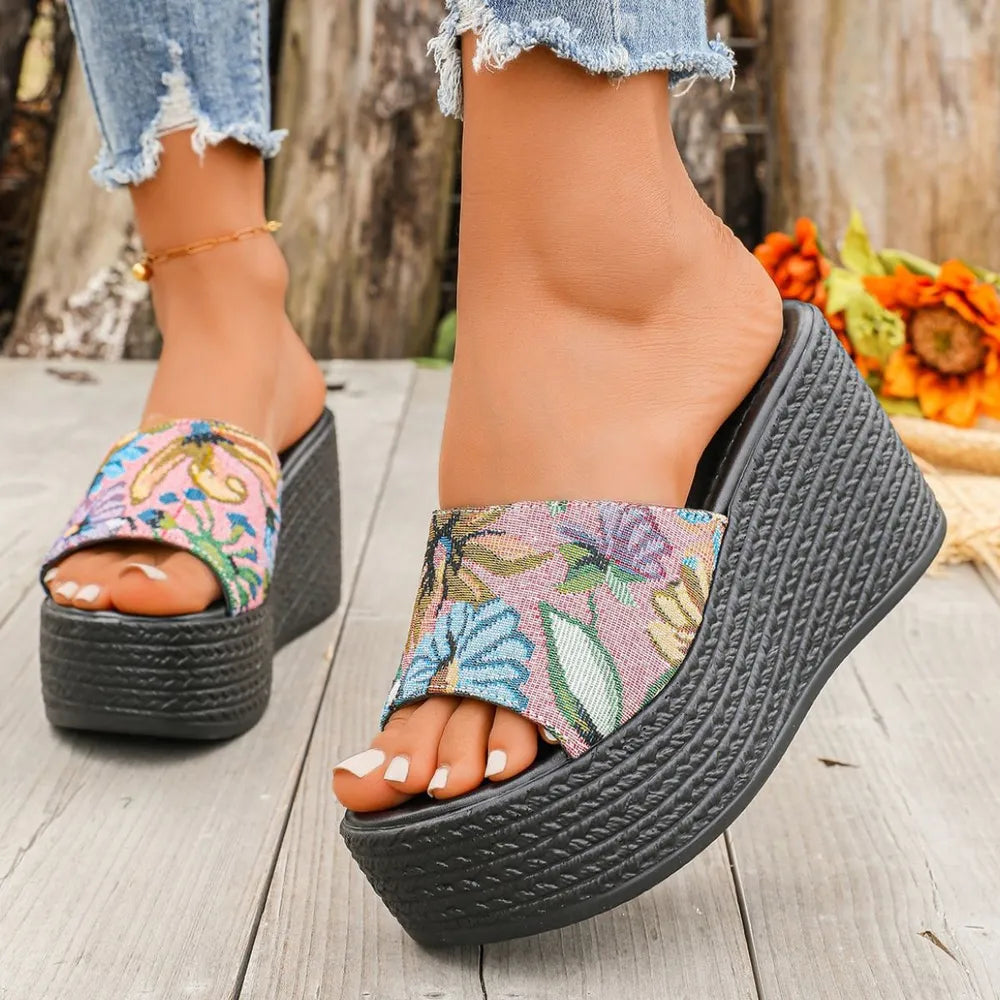 Tyra - Moderiktiga open toe wedge sandals med komfortabel design