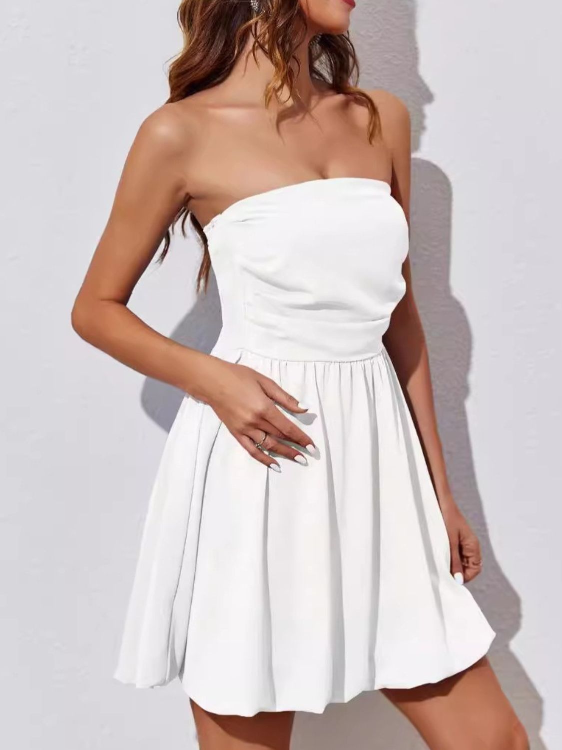 Elise - Ruched tube mini dress med smickrande passform