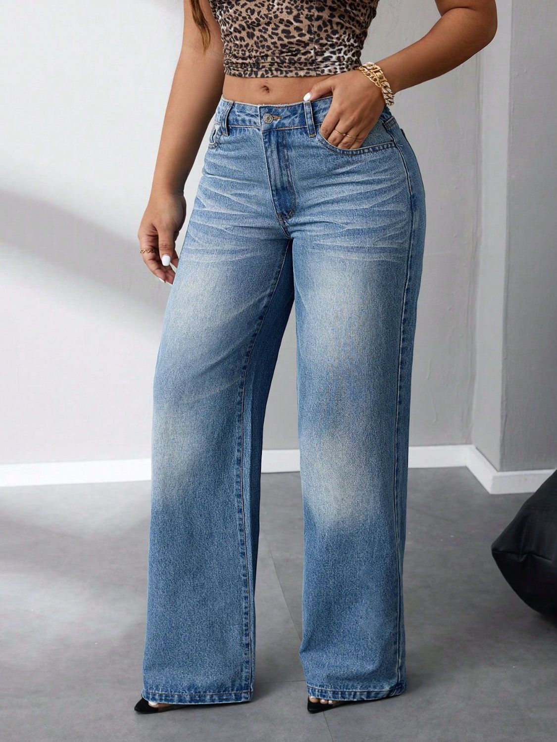Leah - Bekväma wide leg jeans med fickor och stil