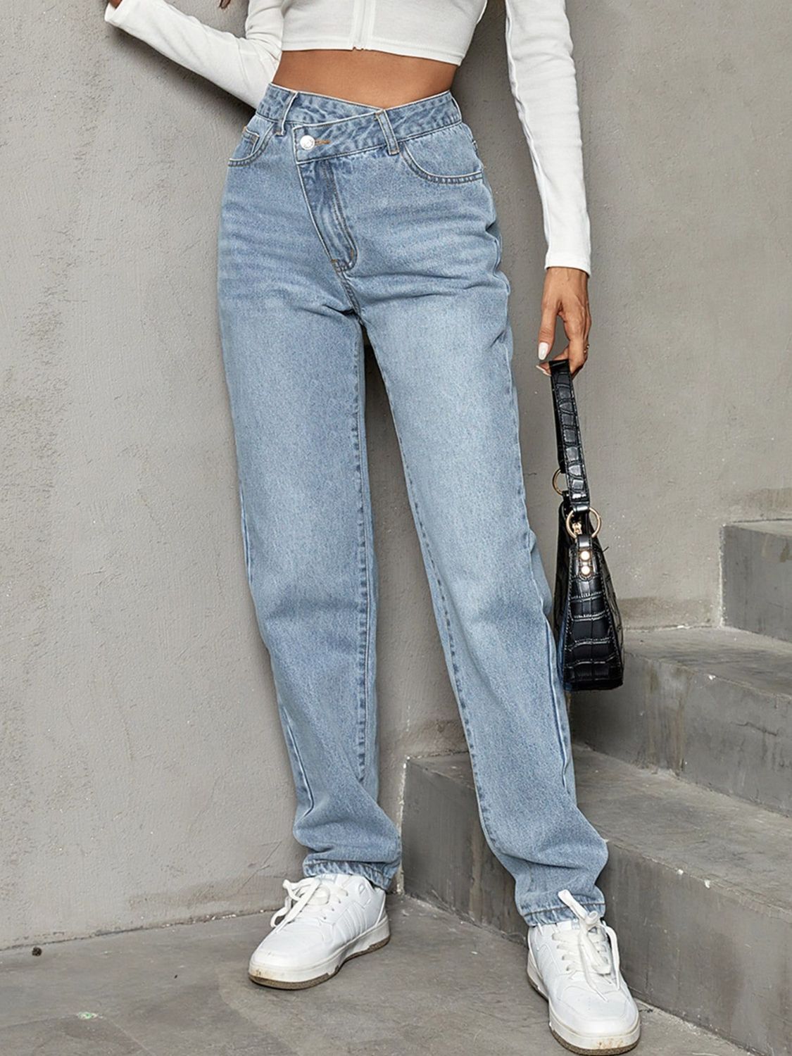 Livia - Asymmetrisk midja raka ben jeans med fickor